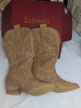 Zzheels Women's Tan Suede Western Heeled Boots